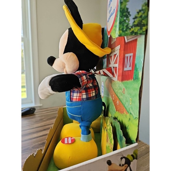 Disney Junior E-I-Oh! Mickey Mouse, Interactive Plush Toy, Sings "Old McDonald" - Picture 7 of 10